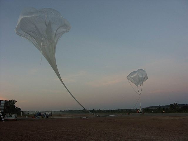 Main balloon release