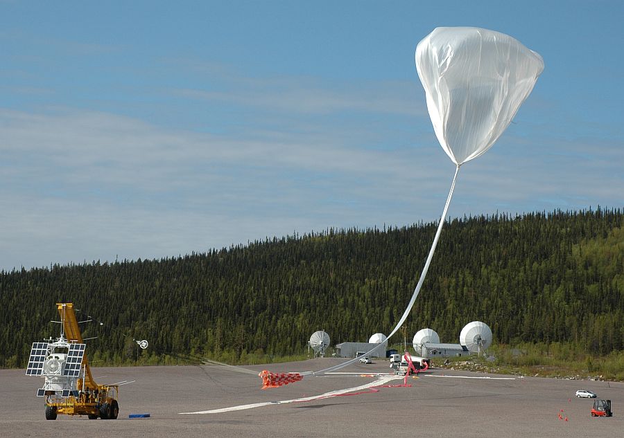 The balloon was released and is moving downwind to take the payload (Image: SSC)