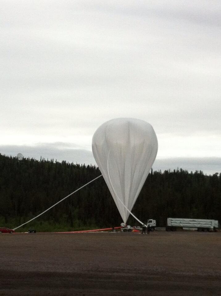 Balloon inflation almost complete. The balloon had a volume of 1.200.000 cubic meters (Picture: Mark Pearce)