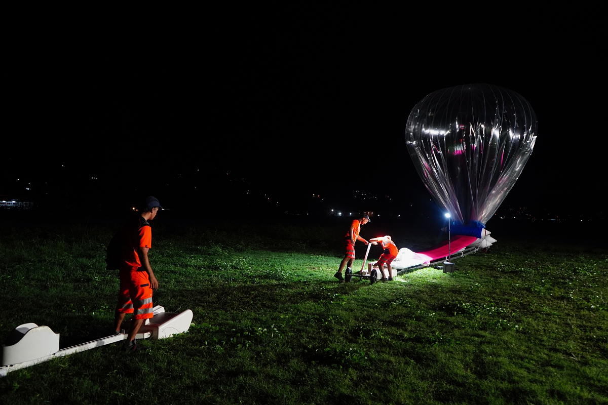 Preparation for launch of the 4th balloon of the campaign Strateole2 at Seychelles (Image: CNES/Prodigima Films/GABORIAUD Romain, 2019)