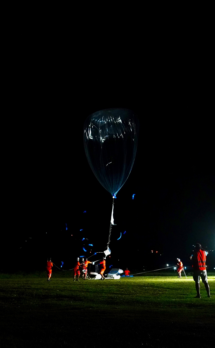 Preparation for launch of the 5th balloon of the campaign Strateole2 at Seychelles (Image: CNES/Prodigima Films/GABORIAUD Romain, 2019)